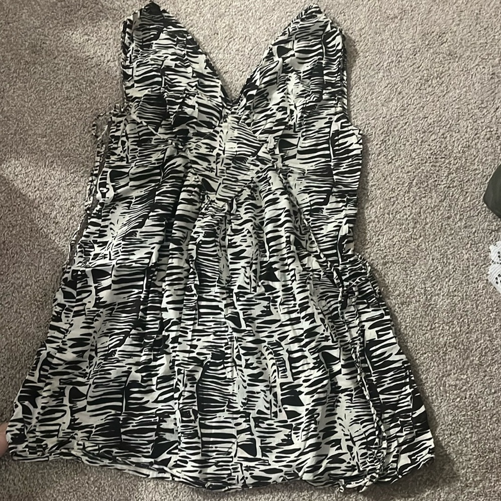 Short dress with no sleeves for women size 8